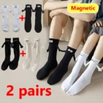 Alobee-Harajuku-Couple-Cotton-Sock-Magnetic-Suction-Hand-In-Hand-Socks-Black-White-Unisex-Holding-Hands.webp